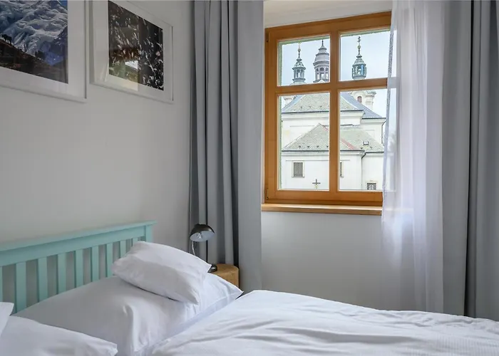 Svetobeznik Bed & Wine 3*