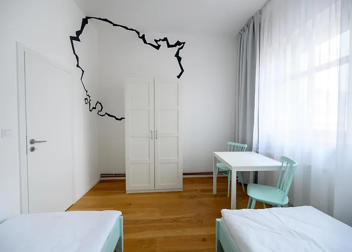 Svetobeznik Bed & Wine